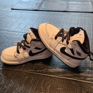Kids Nike Air Jordan Black & White sneakers